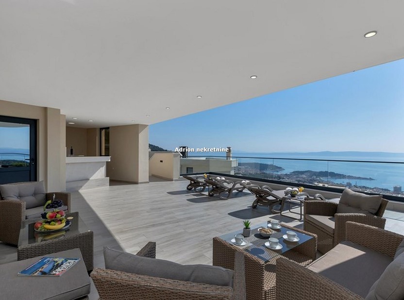 VILAS FOR SALE IN MAKARSKA