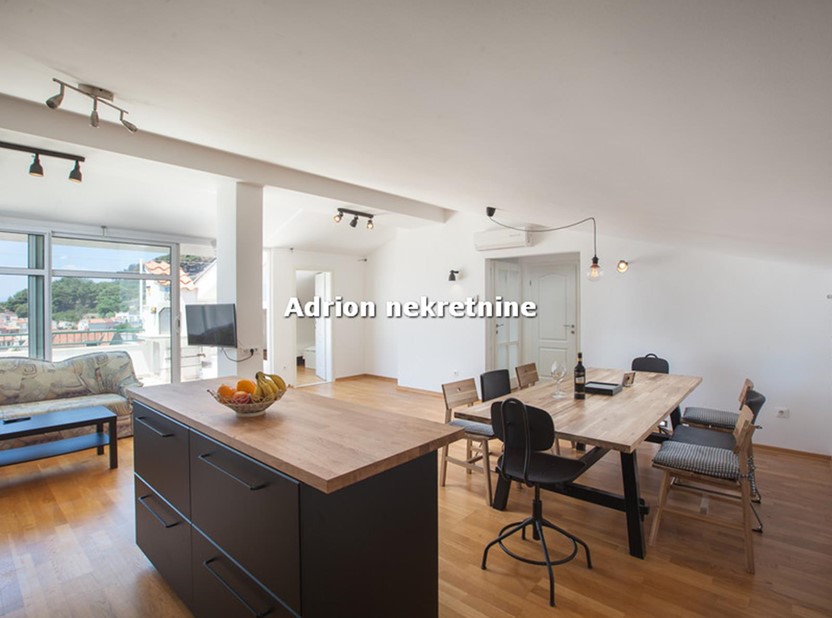 Apartments House in Podgora