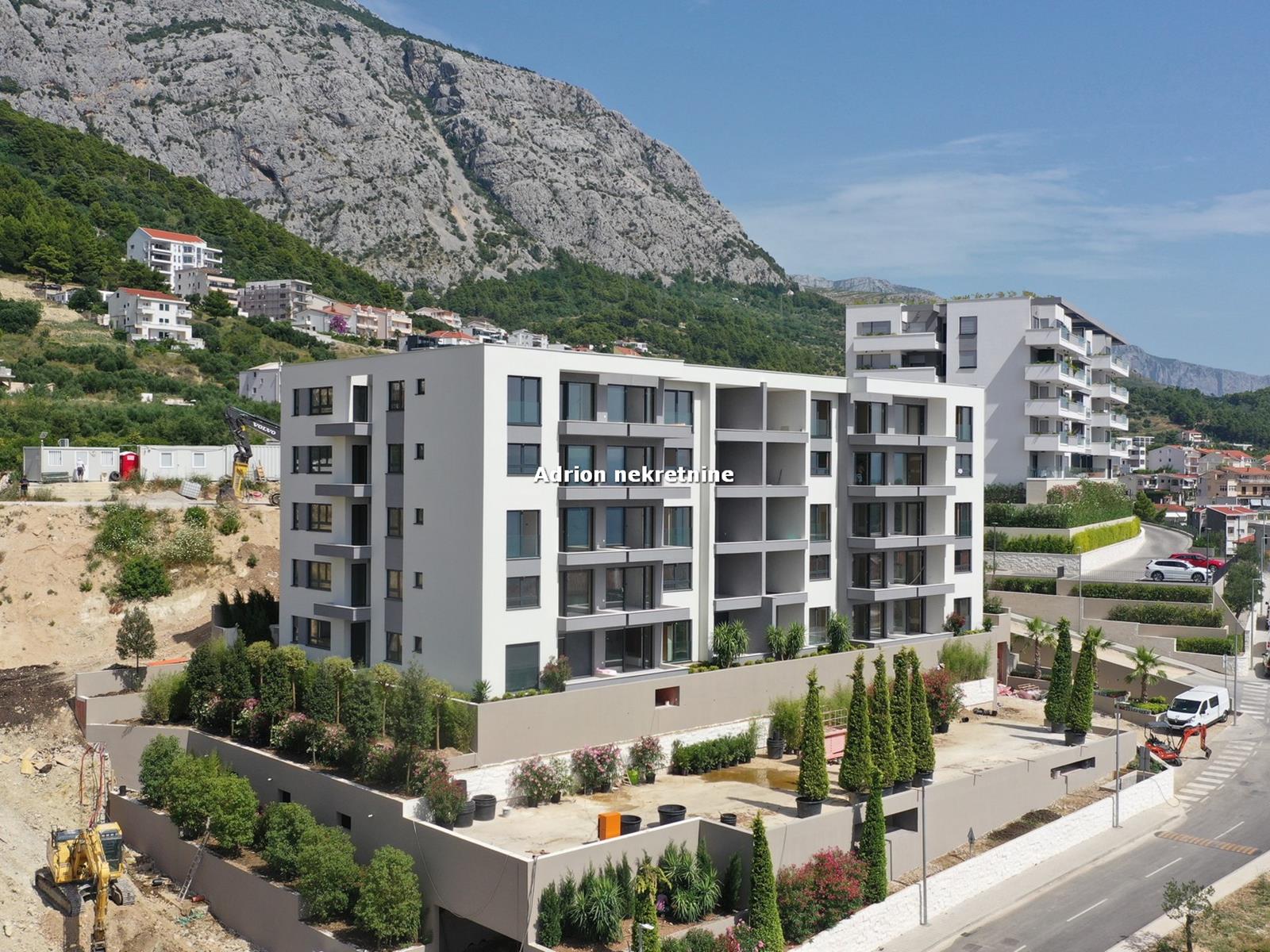 Novogradnja Makarska