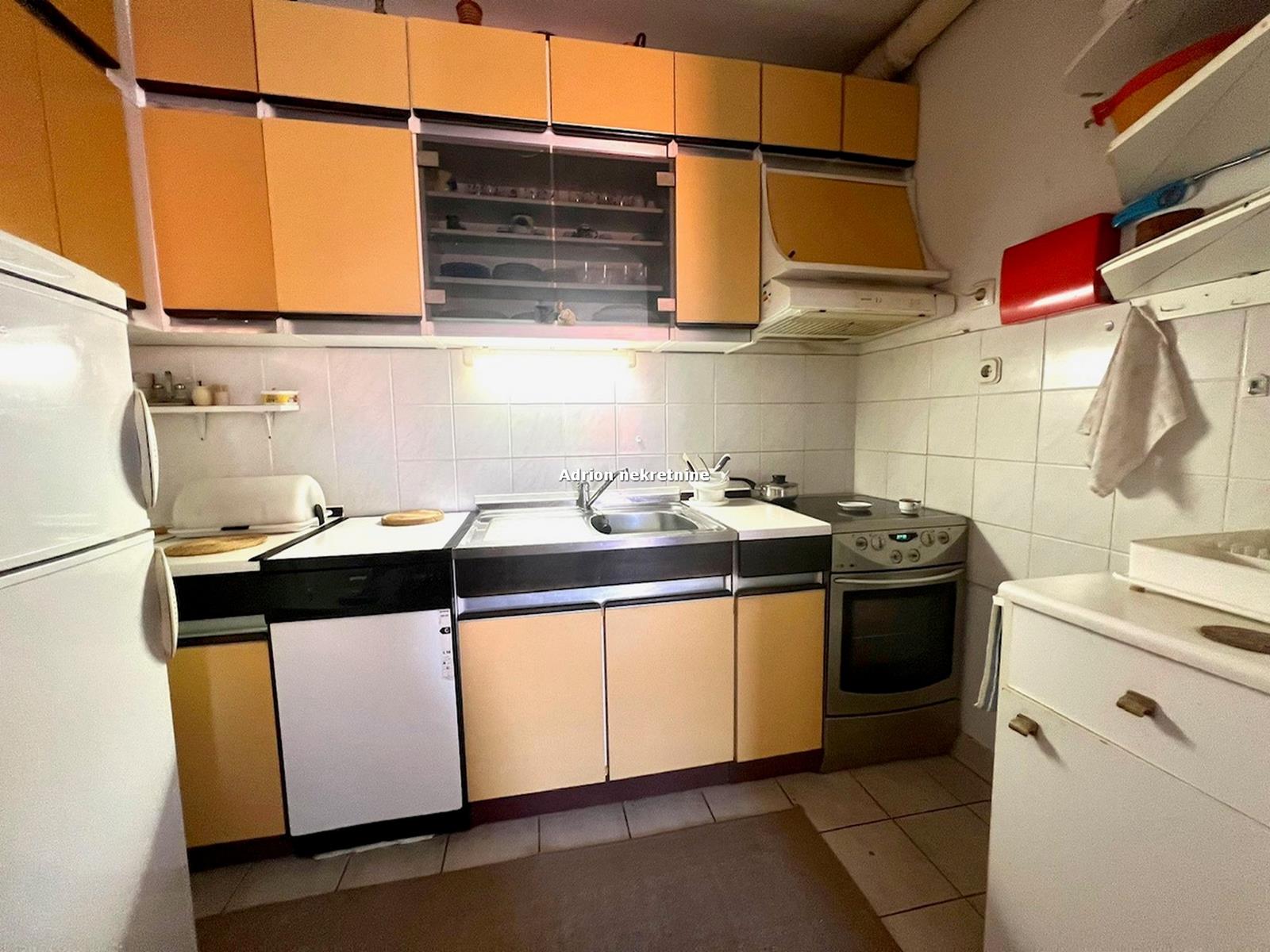 apartman s kuhinjom