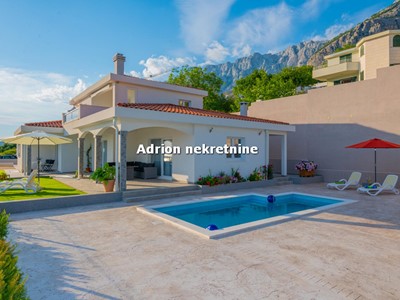 PROPERTY IN MAKARSKA